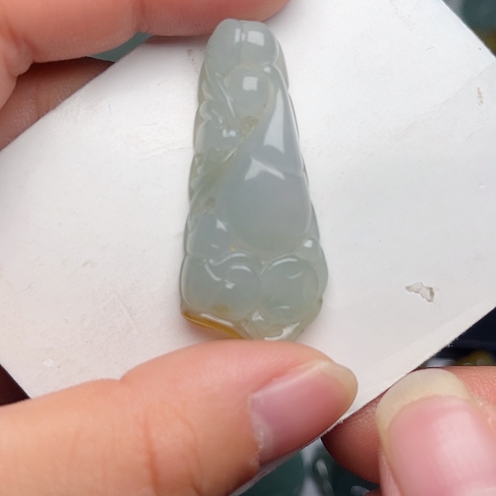 翡翠颈饰未镶嵌葫芦