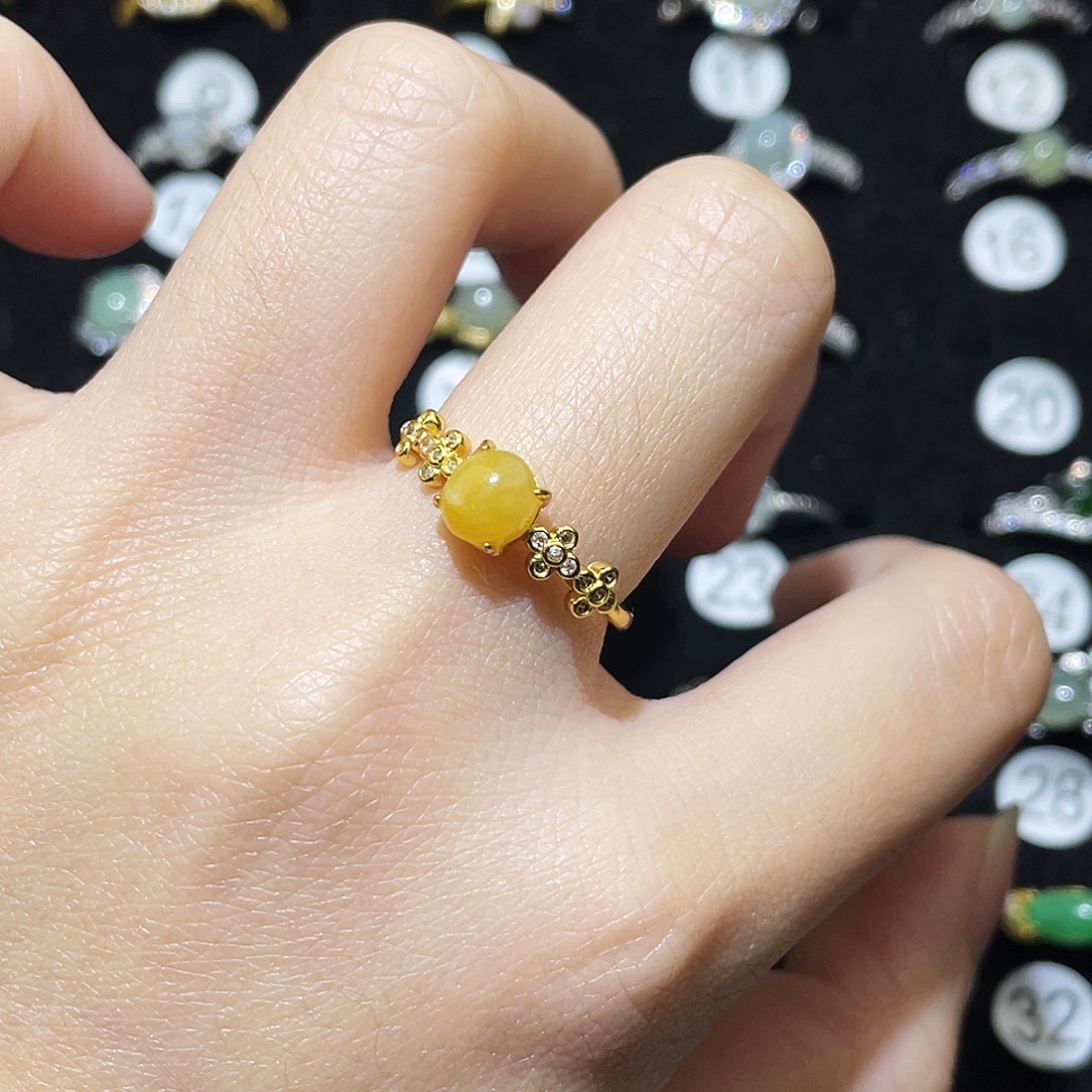 翡翠未镶嵌戒指戒指