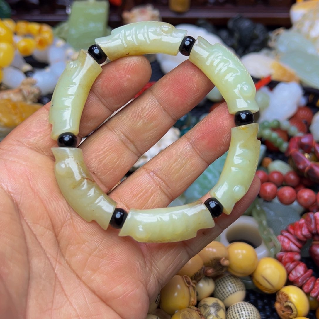 未镶嵌和田玉挂件天然的