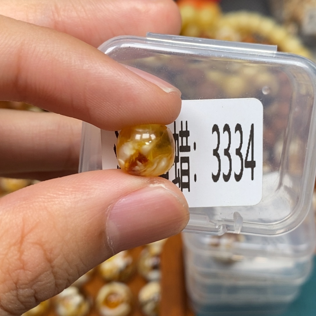 蜜蜡未镶嵌珠宝奇石3334