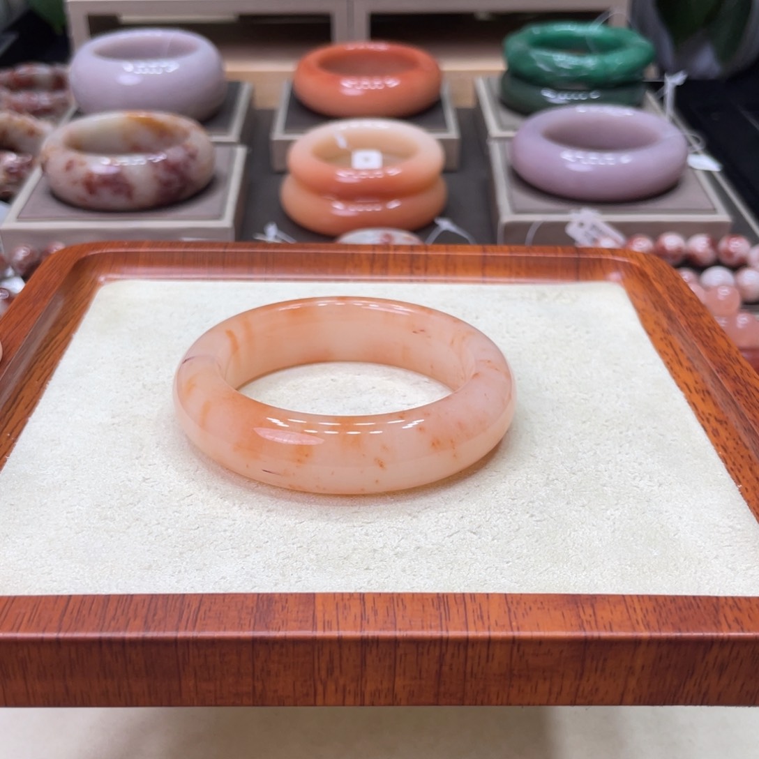 石英岩玉手镯未镶嵌