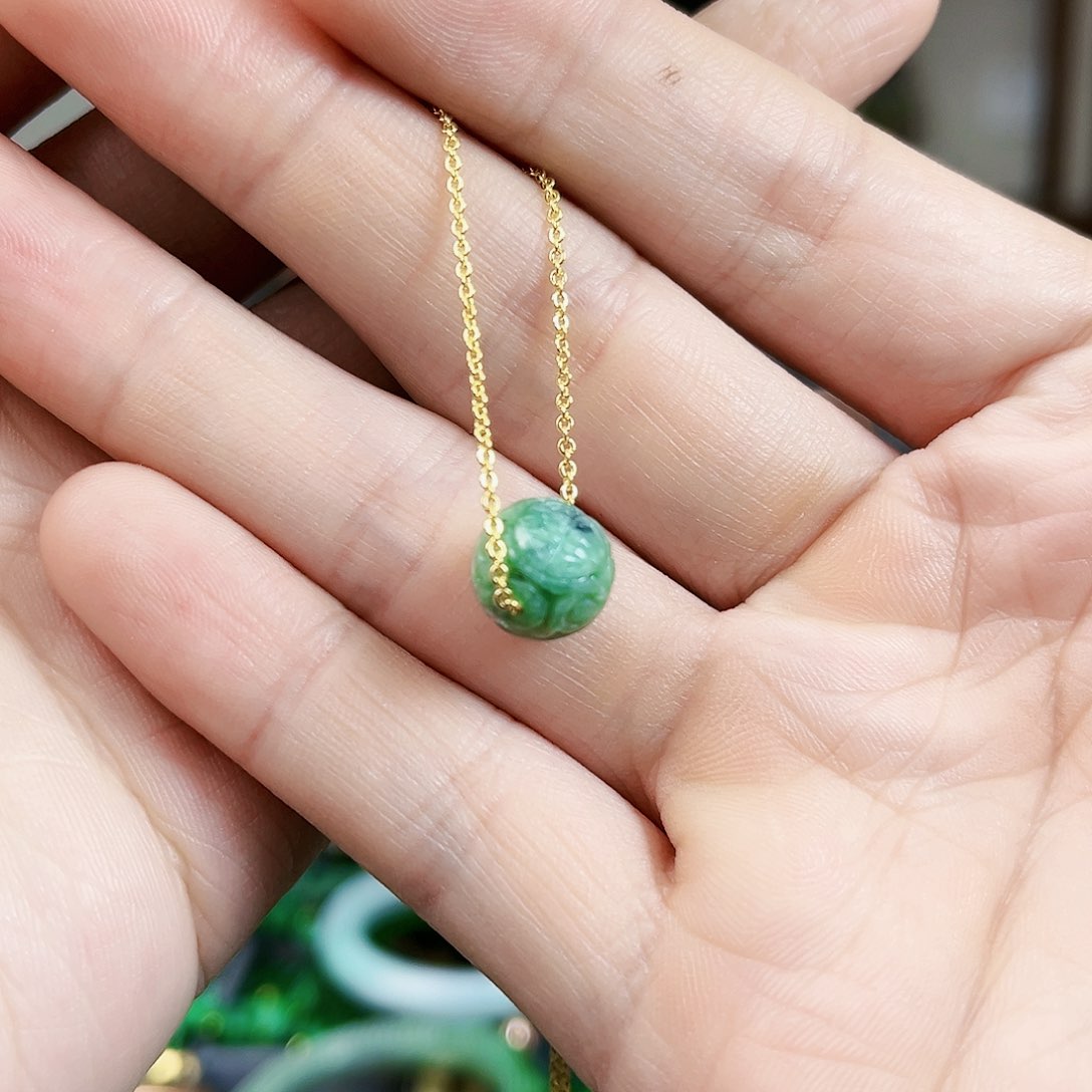 翡翠颈饰未镶嵌吊坠多样性