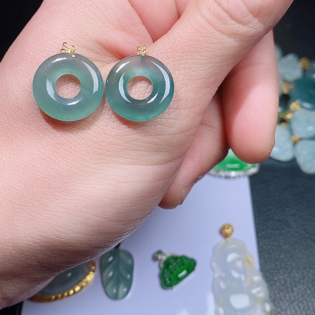 翡翠吊坠(不含链)18K金镶嵌