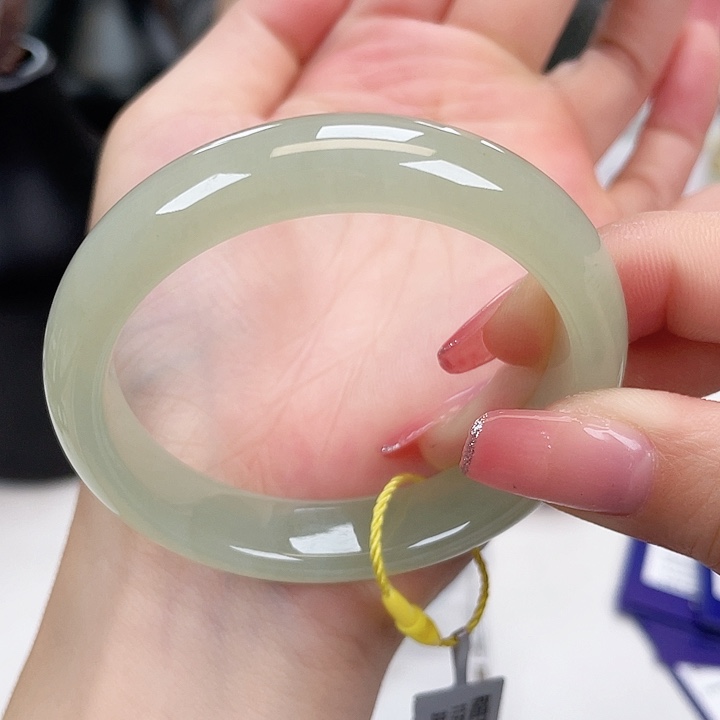 和田玉手镯52未镶嵌