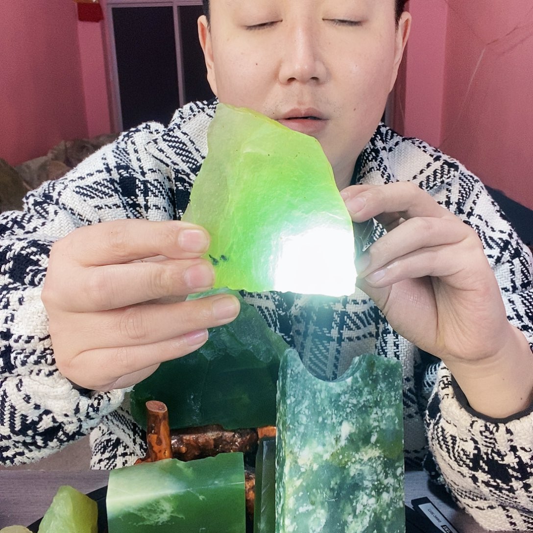 蛇纹石玉未镶嵌岫玉原石蛇纹石玉