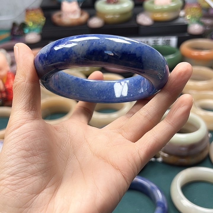 石英质玉手镯未镶嵌⼂****紫