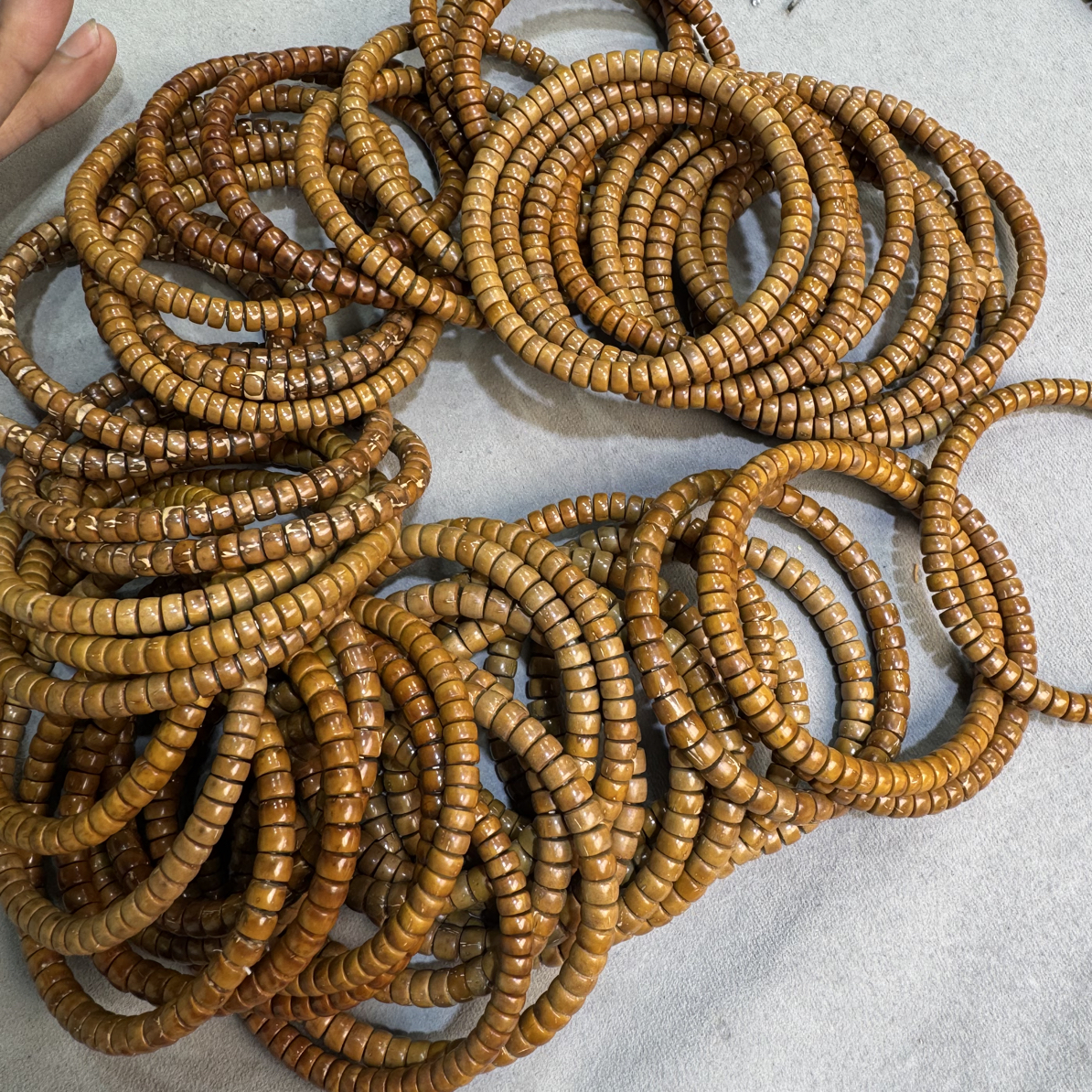 z6紫金鼠药片手串6+左右随机发