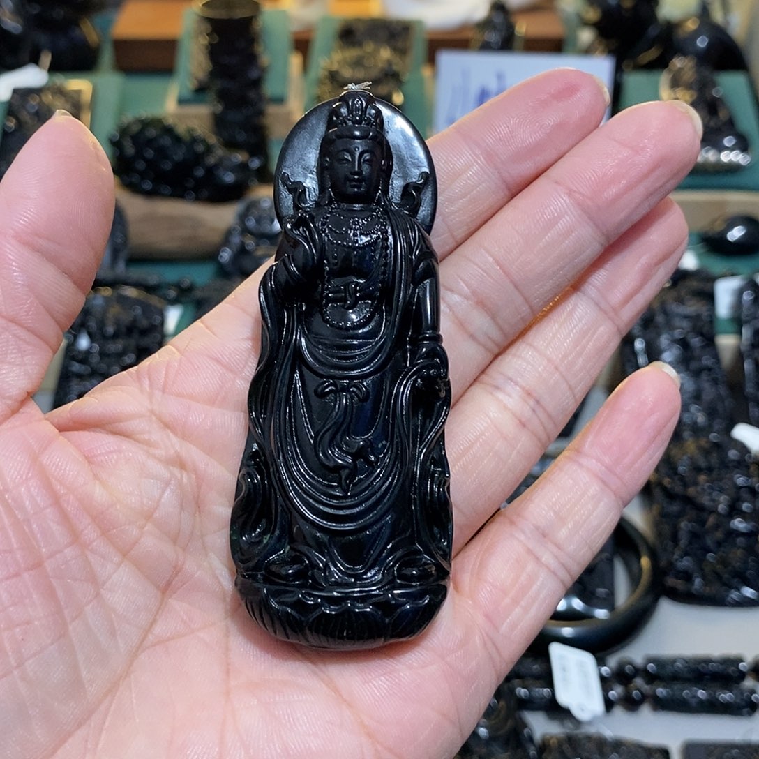 插***件未镶嵌蛇纹石玉颈饰