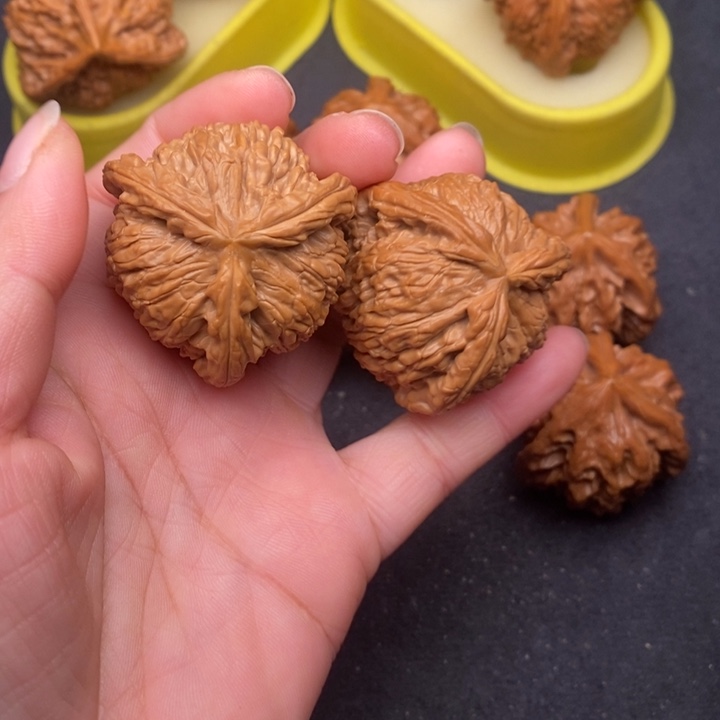 吊坠文玩核桃后*人白狮子