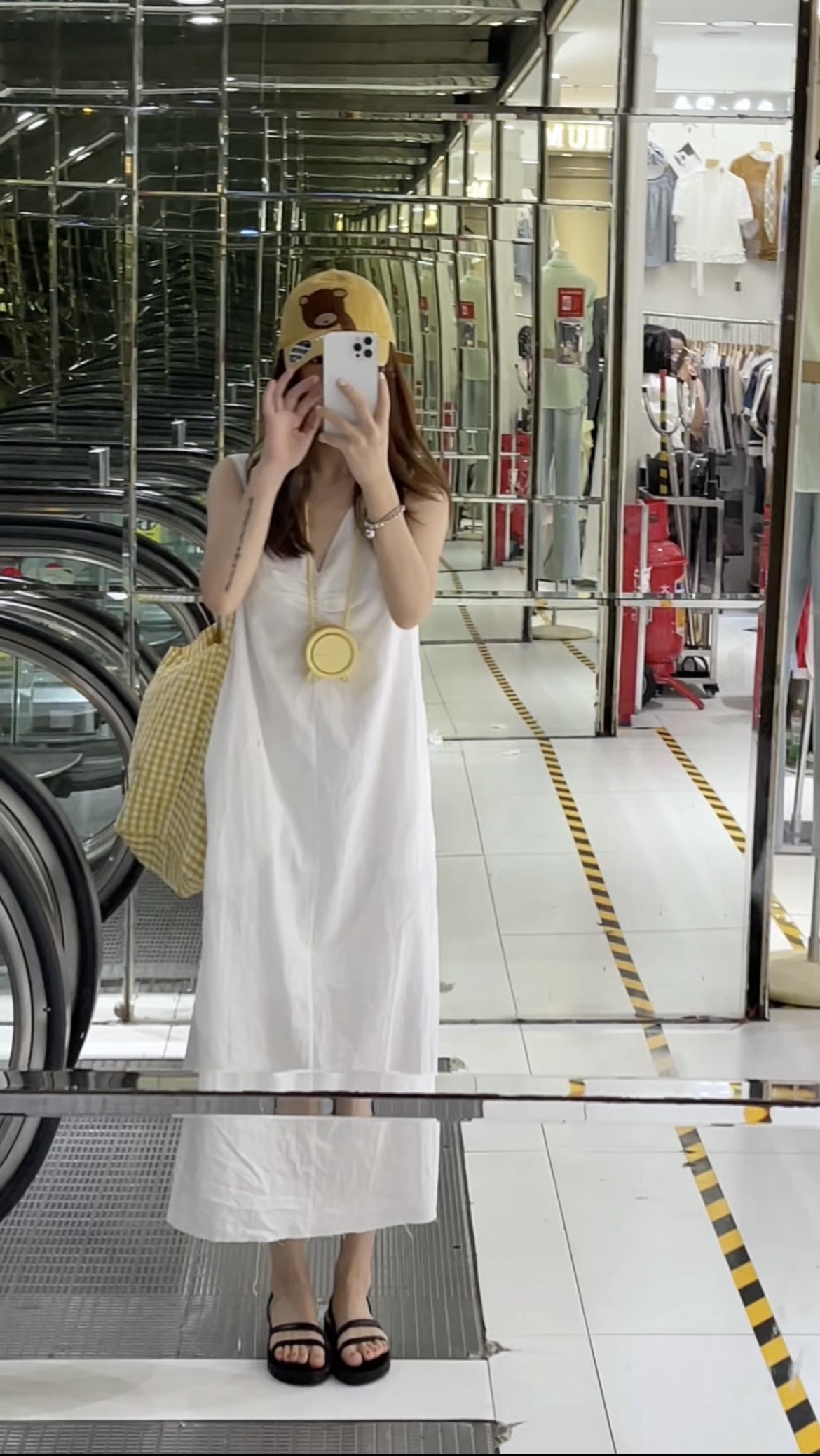 V领褶皱纯色无袖连衣裙 N69