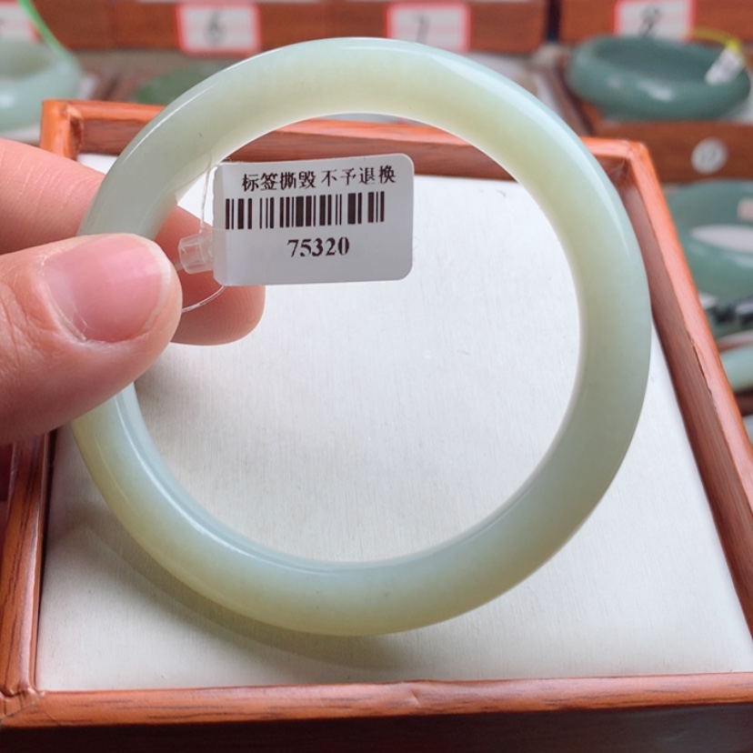 【闪购商品】和田玉手镯未镶嵌21号55.5