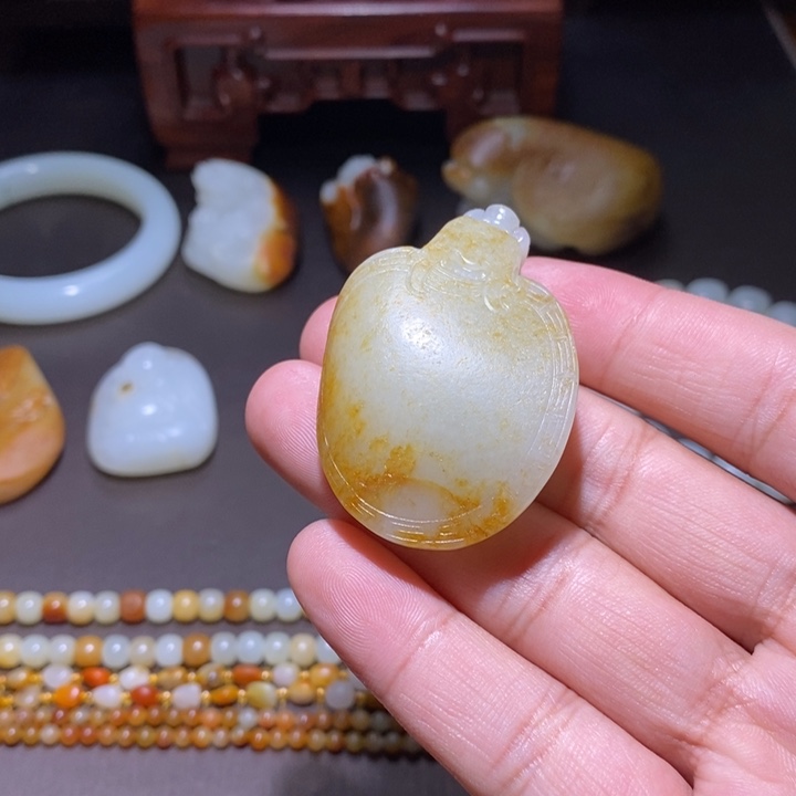 和田玉未镶嵌颈饰