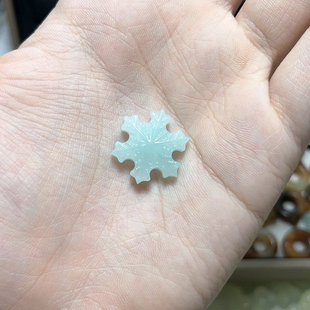 岫玉颈饰未镶嵌编好绳子发货