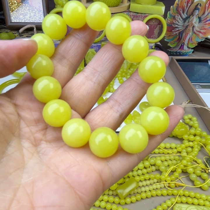 小***李新疆若羌黄黄口手串