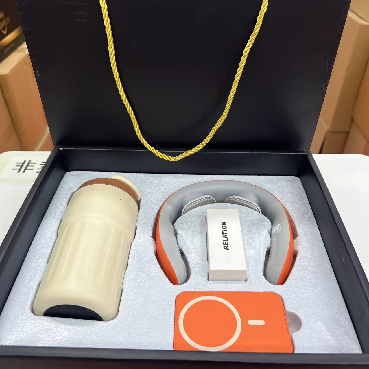 按摩仪水杯充电宝礼盒【颜色随机】