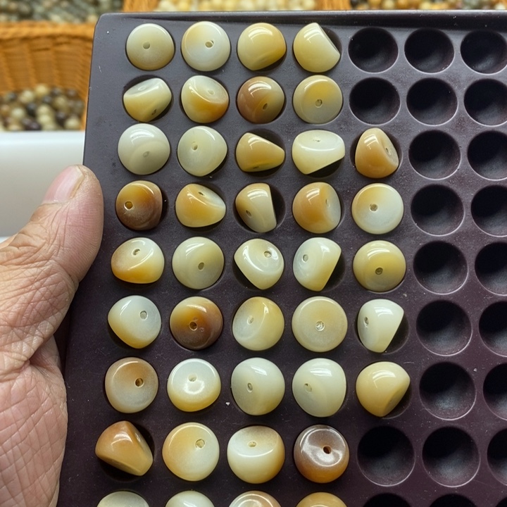 吊坠白玉菩提瑕疵13奶白蒜瓣45颗
