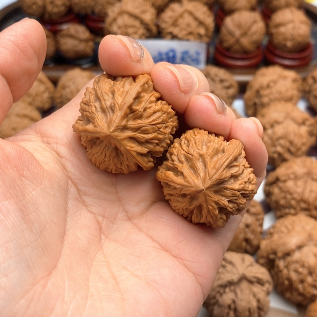 【闪购商品】文玩核桃把件小*儿111文山