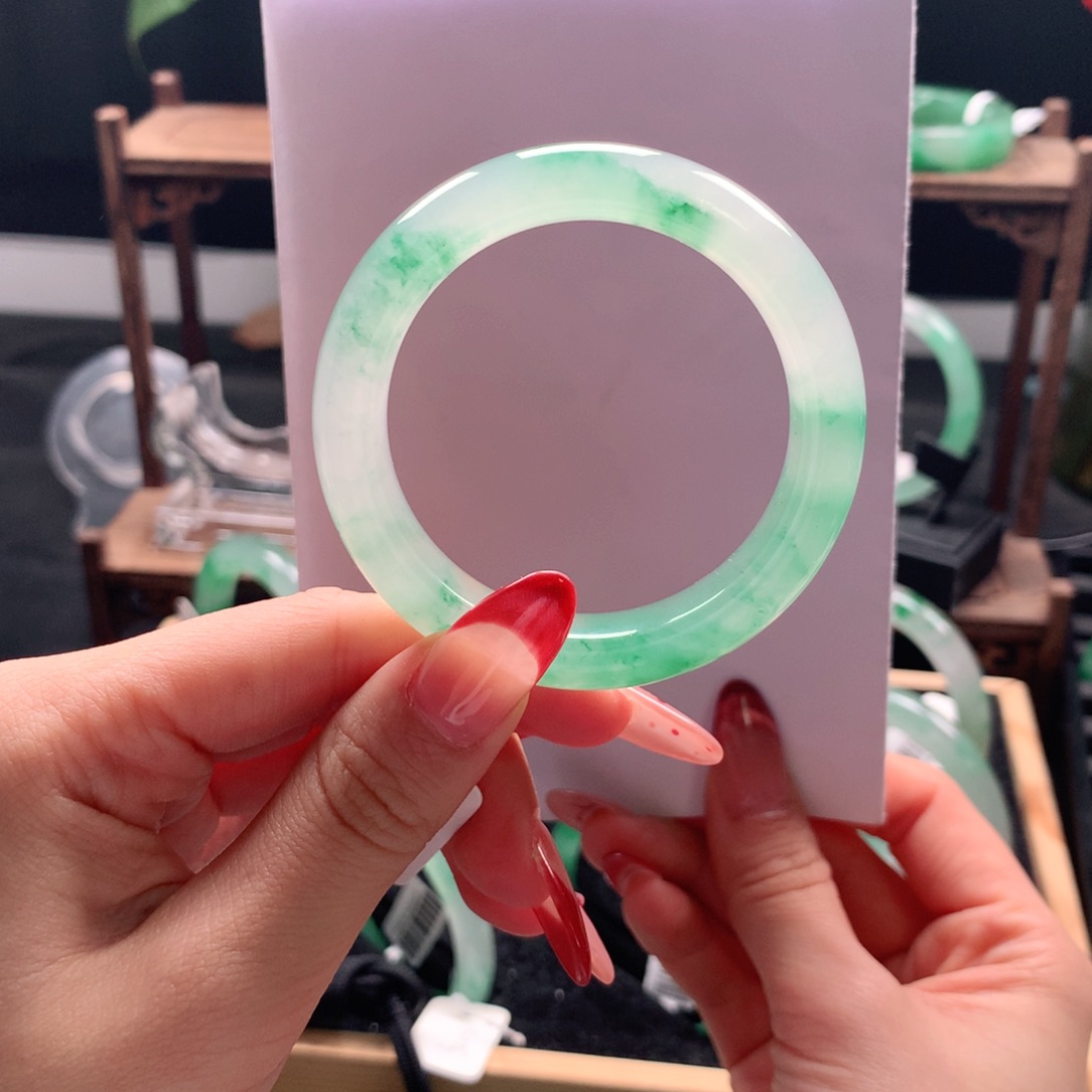 石英质玉手镯48未镶嵌