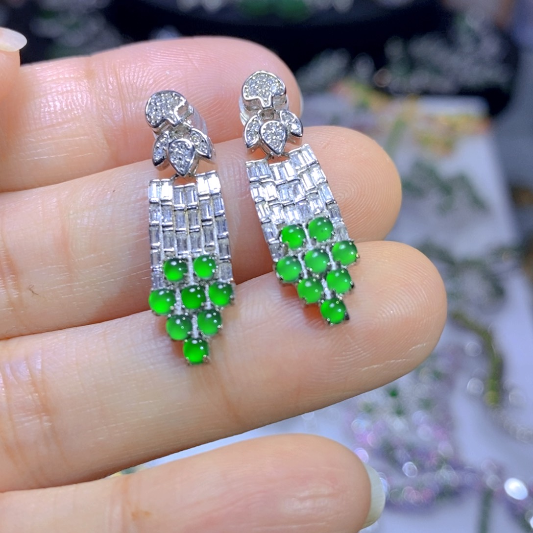 翡翠颈饰银S925镶嵌天然翡翠