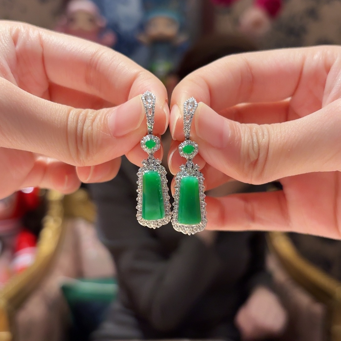 翡翠耳饰18K金镶嵌耳饰