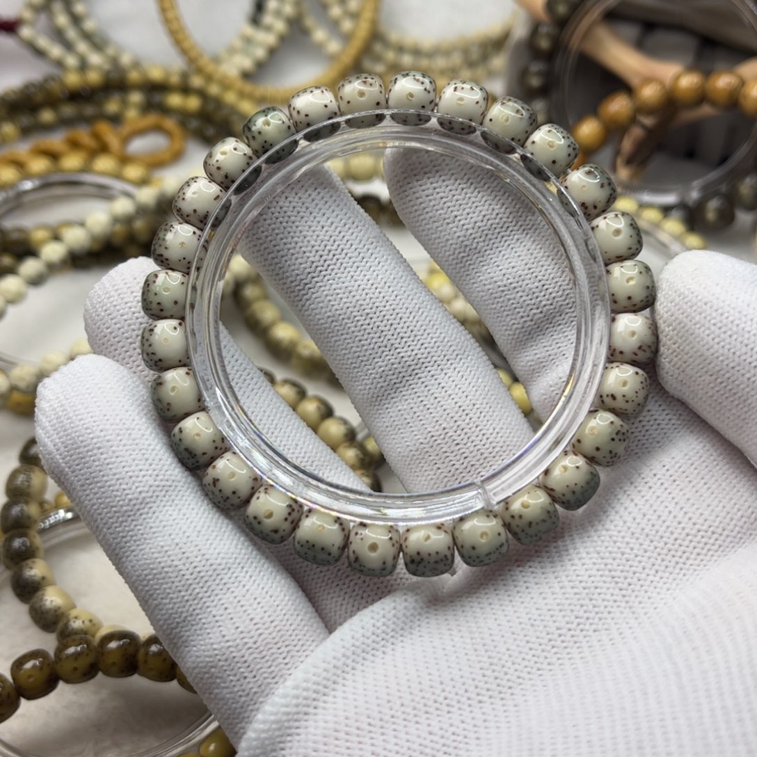 吊坠星月菩提大眼睛玉化