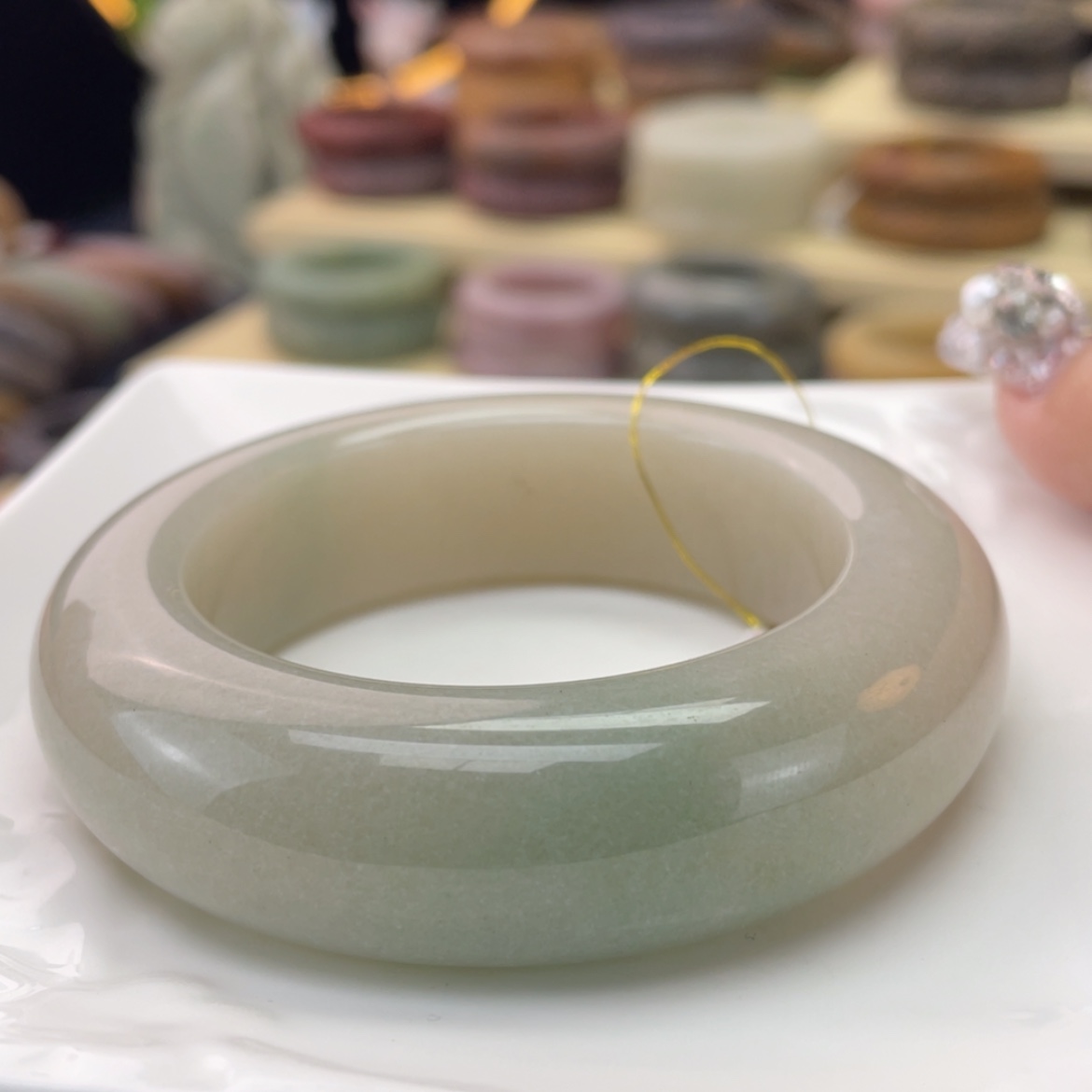 【闪购商品】石英质玉手镯未镶嵌米*