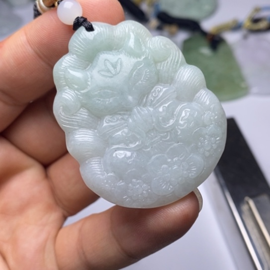 翡翠未镶嵌颈饰翡翠