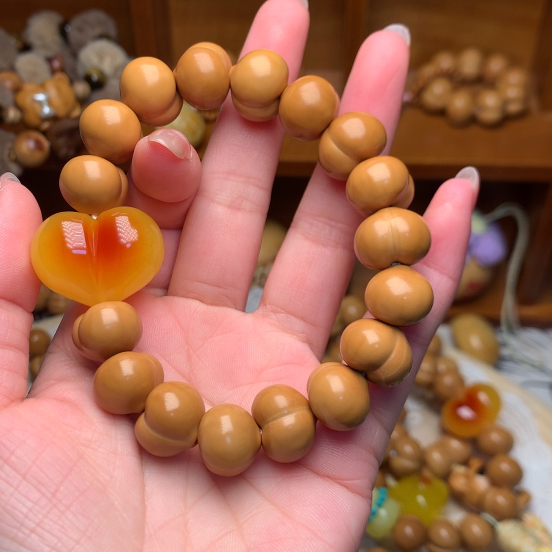 猴头核桃吊坠14高定屁桃手串爱心