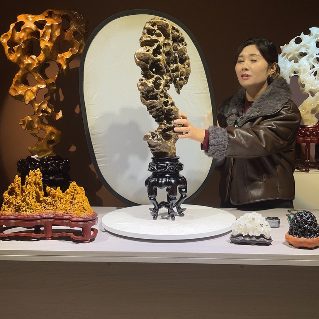 大***潘太湖石摆件，高73宽27