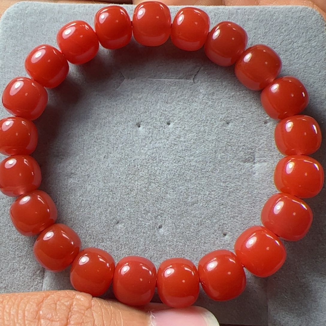 南红玛瑙吊坠未镶嵌月*?