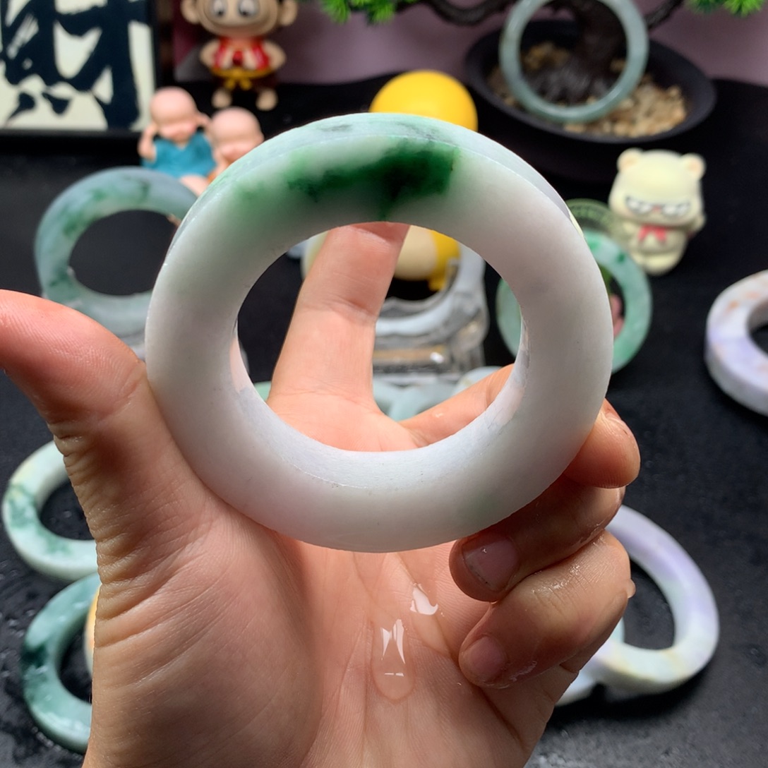 定制翡翠未镶嵌手镯定制