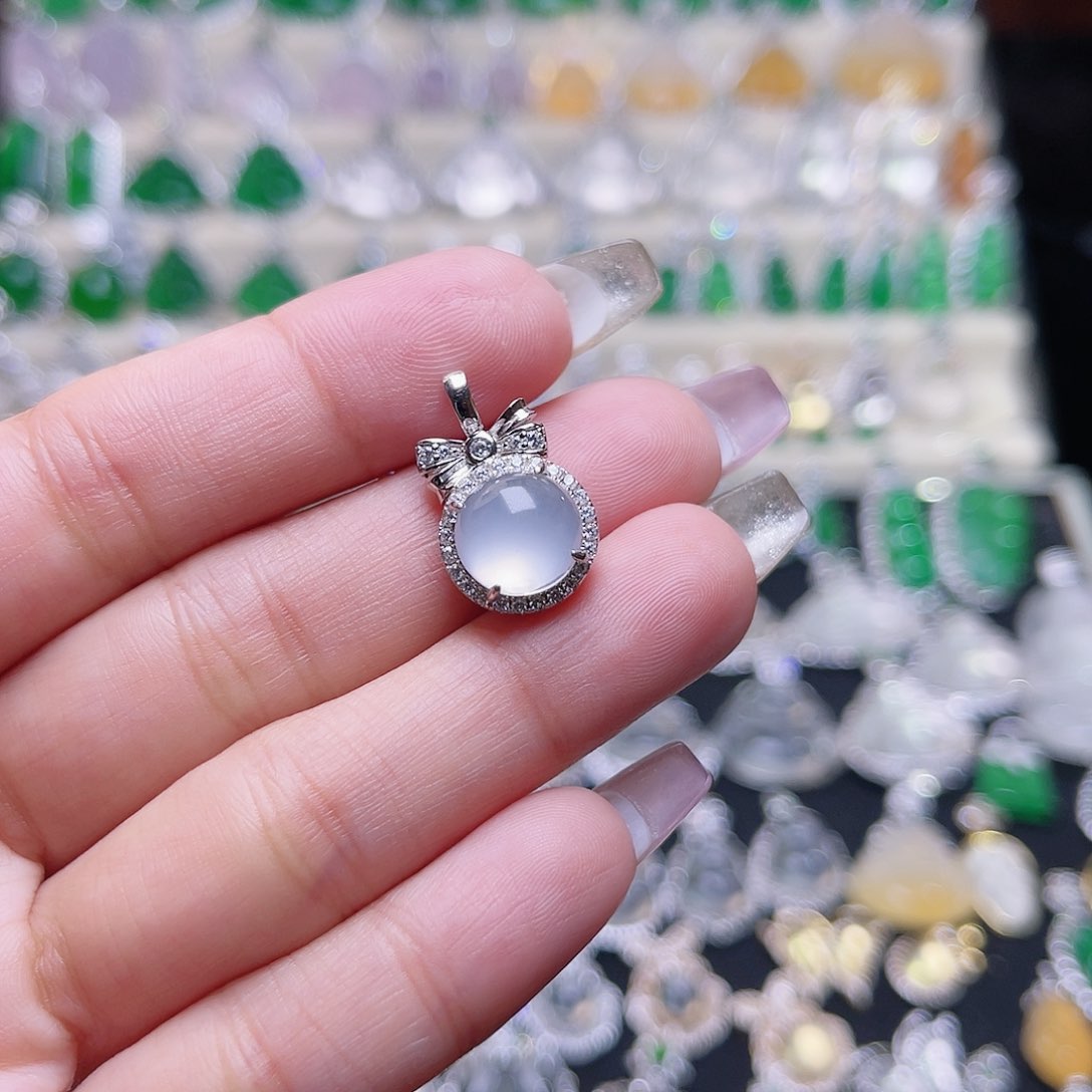 石英质玉颈饰银S925镶嵌