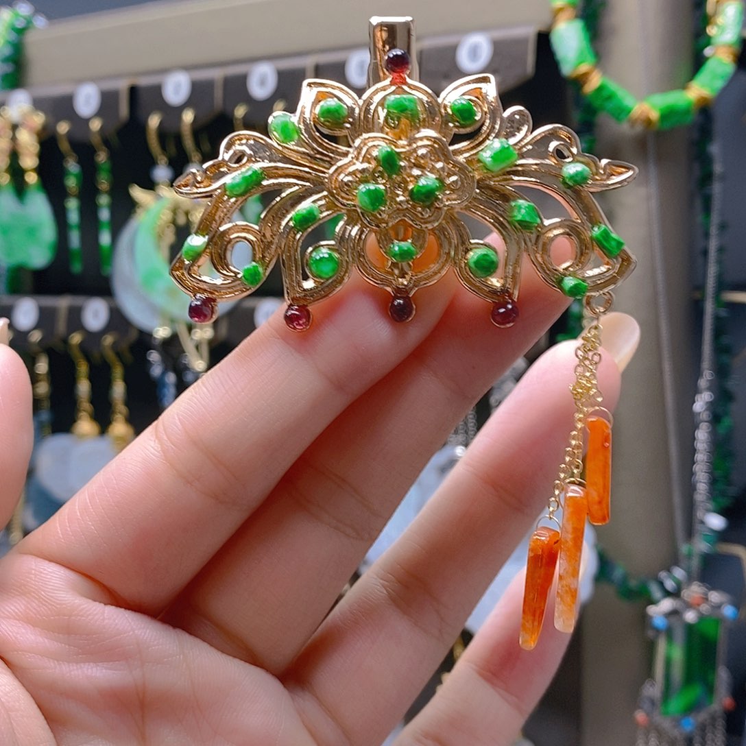 未镶嵌翡翠耳饰翡翠