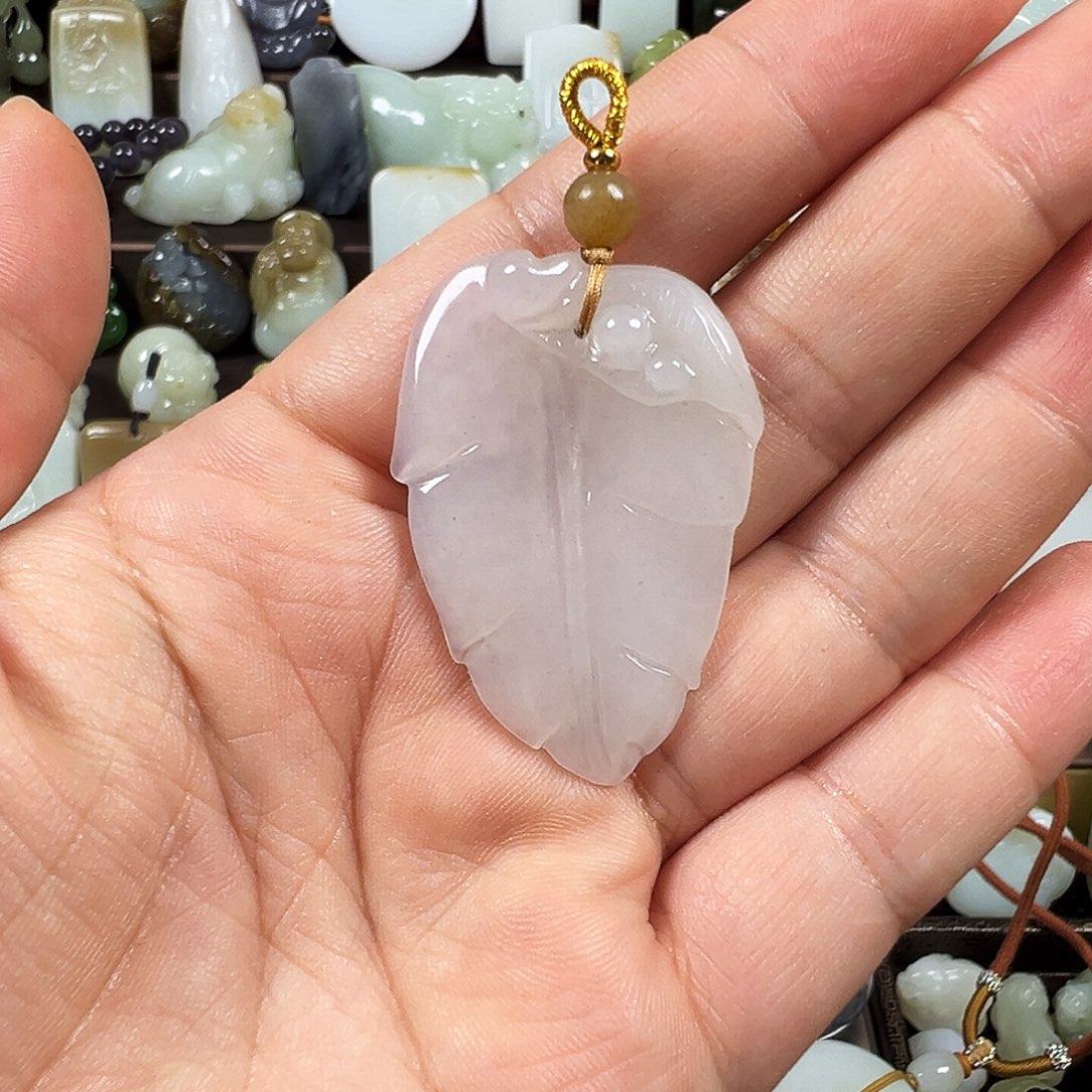 起***和田玉未镶嵌颈饰