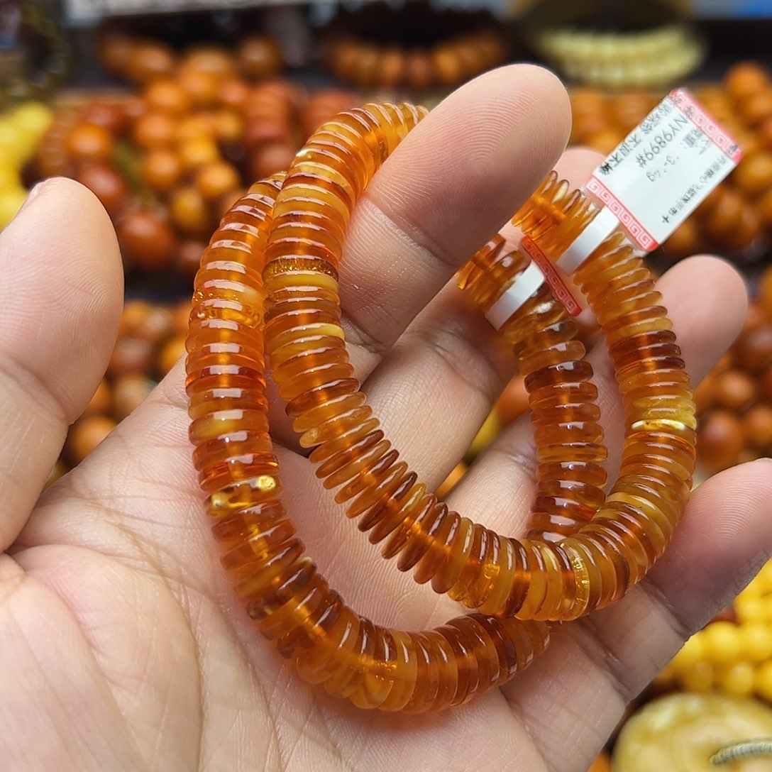 琥珀未镶嵌珠宝奇石多样性发其一