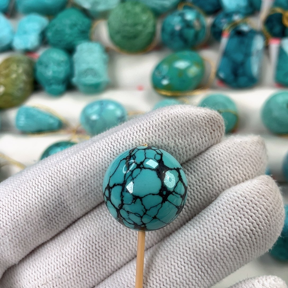 T***d绿松石未镶嵌挂件