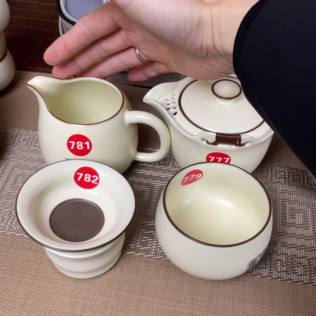 瓷片。。。。。。。。。。。。。。。。