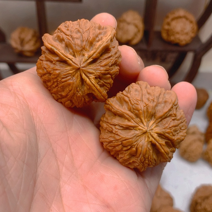 吉***米吊坠文玩核桃三棱