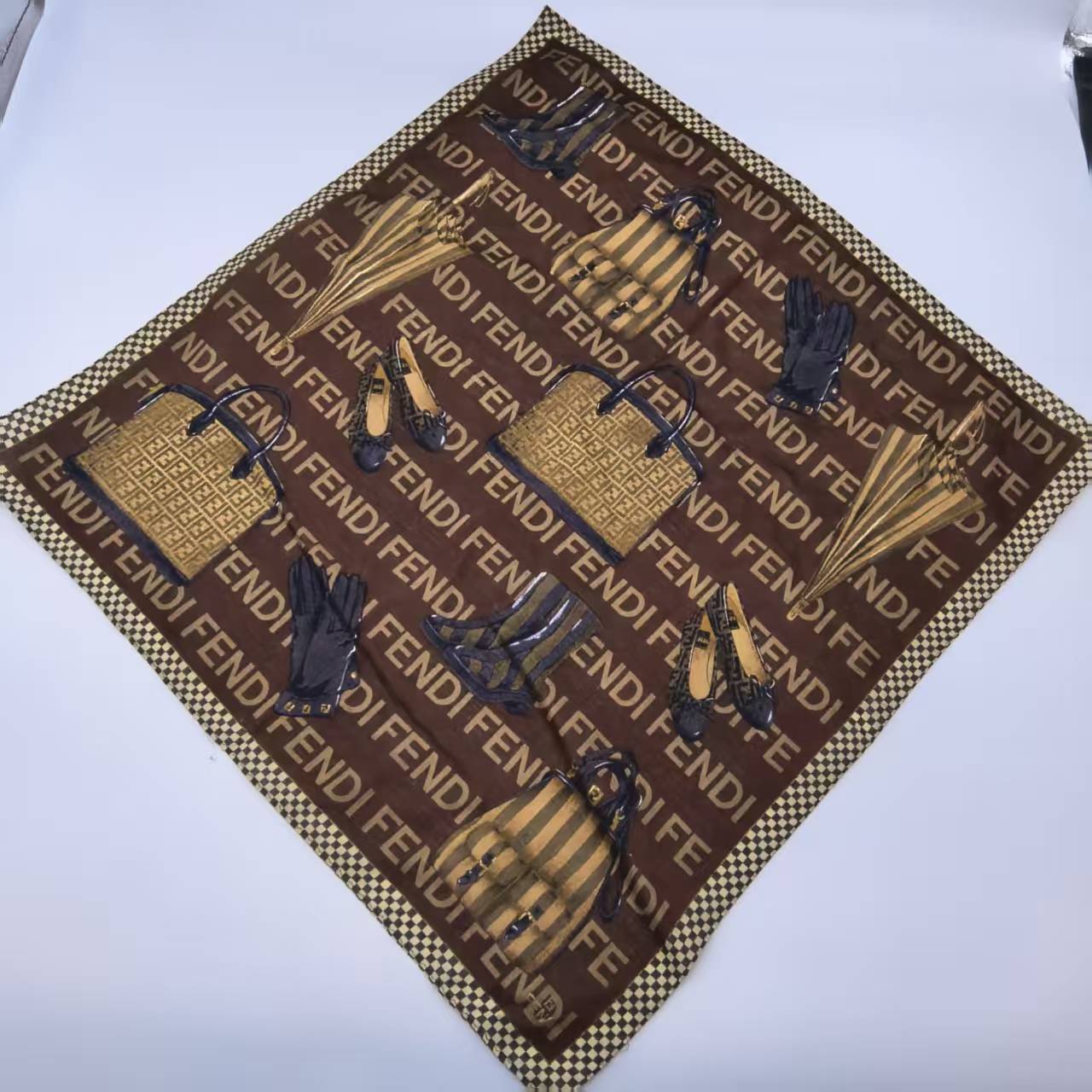 95新 FENDI/芬迪  海囤/芬迪/丝巾/yy14187