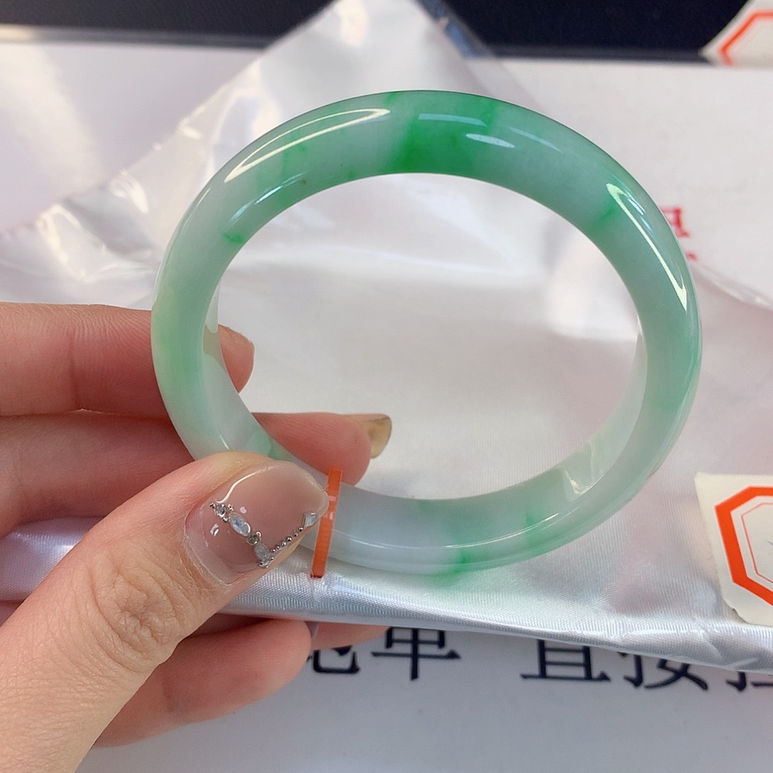 翡翠手镯未镶嵌天然翡翠A货018