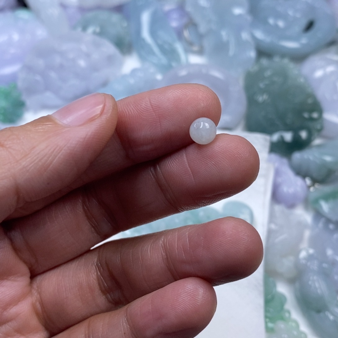 颈饰未镶嵌翡翠白****黑翡翠