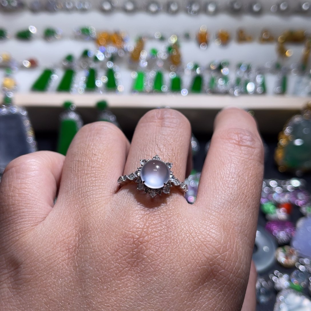 翡翠戒指18K金镶嵌冰蛋戒指