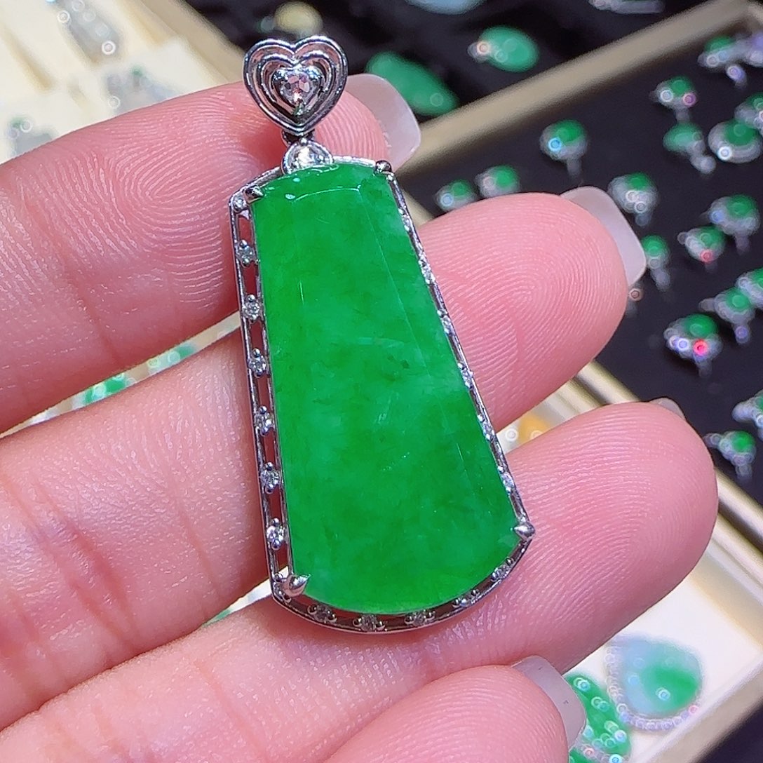 翡翠吊坠(不含链)18K金镶嵌无事牌