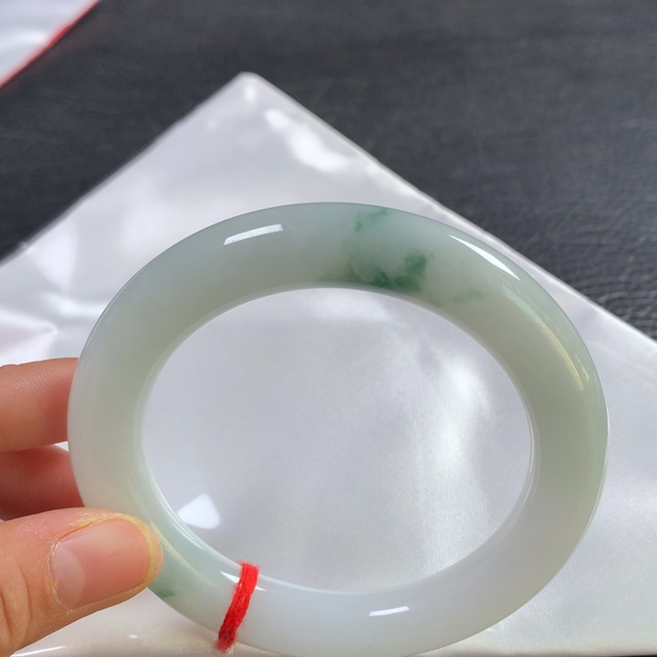 翡翠未镶嵌手镯（圆镯）58圈