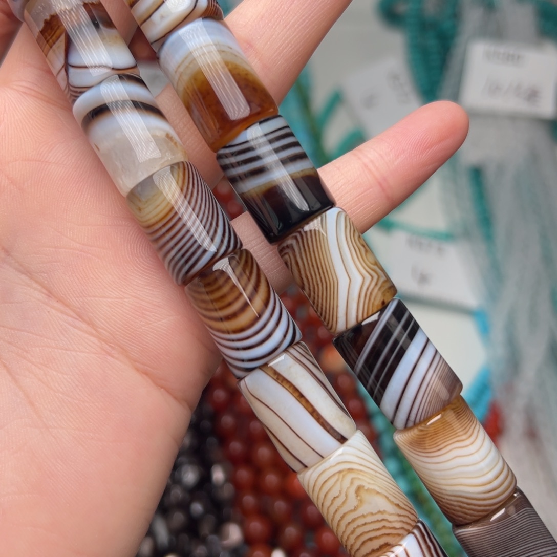 玛瑙/玉髓合金珠宝半成品K581。19*13mm天然缠丝玛瑙桶珠一条