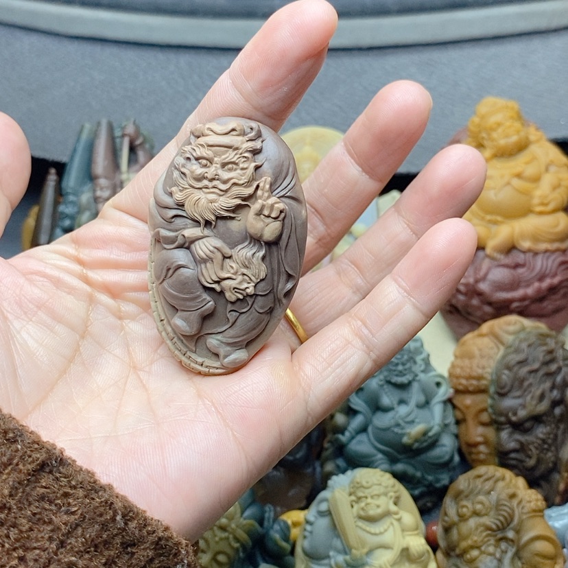 【闪购商品】定制石英质玉吊坠未镶嵌