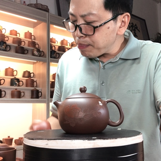 小***马茶杯紫泥微瑕西施容量260