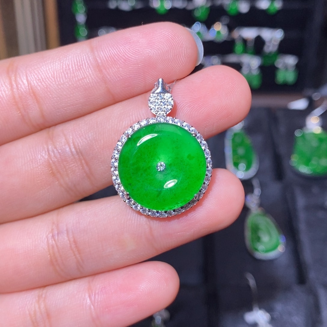 颈饰银S925镶嵌翡翠天然翡翠