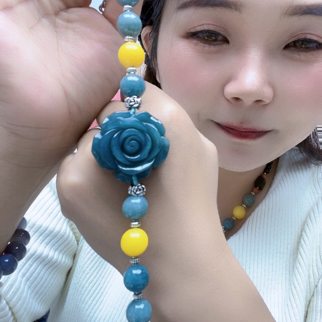 翡翠未镶嵌颈饰手链