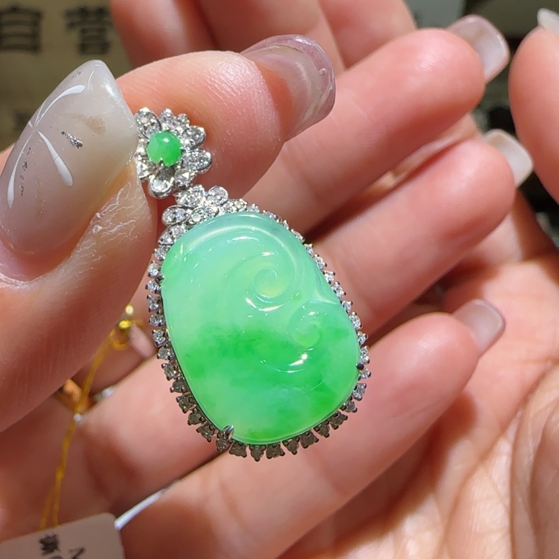 【闪购商品】翡翠颈饰18K金镶嵌缅甸